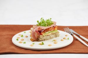 Tosta de Bacon tipo Inglês e maionese de parika fumada